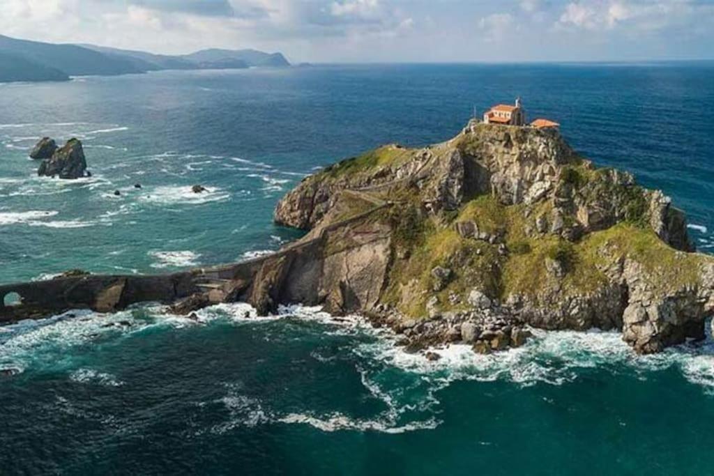 Calida Estancia Descubre La Ciudad Bilbao Exterior photo